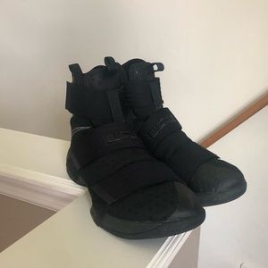 Nike Lebron Soldier 10 - All Black